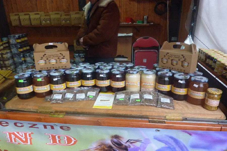 MIODOLAND خلايا النحل البولندية طبقات ملكة النحل تغزو تربية النحل في بولندا 04